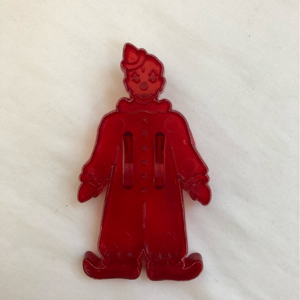 9 Cookie Cutters Red Plastic Translucent Vintage Animals Circus Pony Lamb Bear - Picture 4 of 12